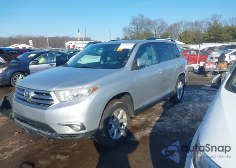 2012 Toyota Highlander Se V6 z USA, uszkodzony, nr VIN 5TDBK3EH3CS103174